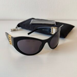 New! Givenchy Black Sunglasses GV40073I 01A, Authentic
